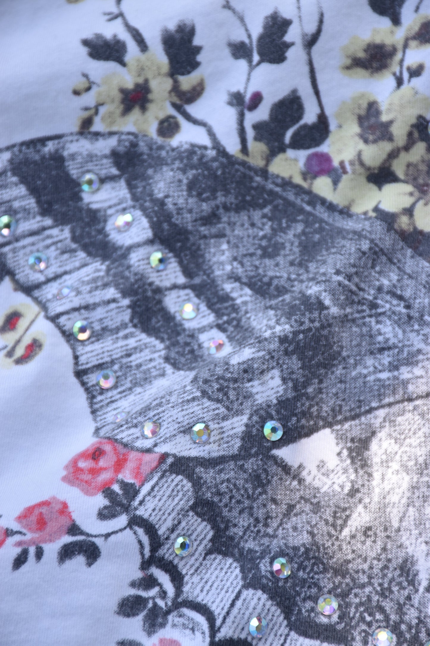 White t-shirt with silver graphic