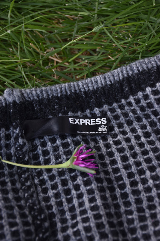 Chunky Knit Black and Grey Wool Scarf