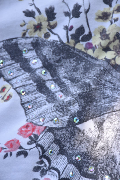 White t-shirt with silver graphic